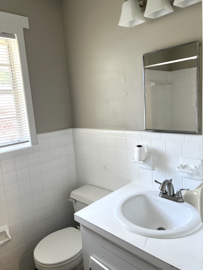 bathroom - 201 Haynesville Rd