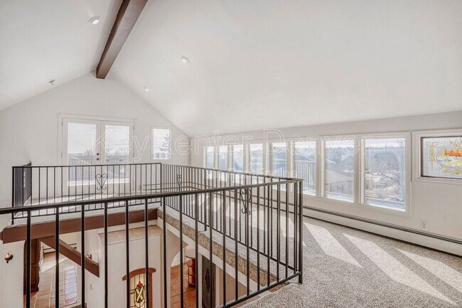 Foto del edificio - 990 Beech St