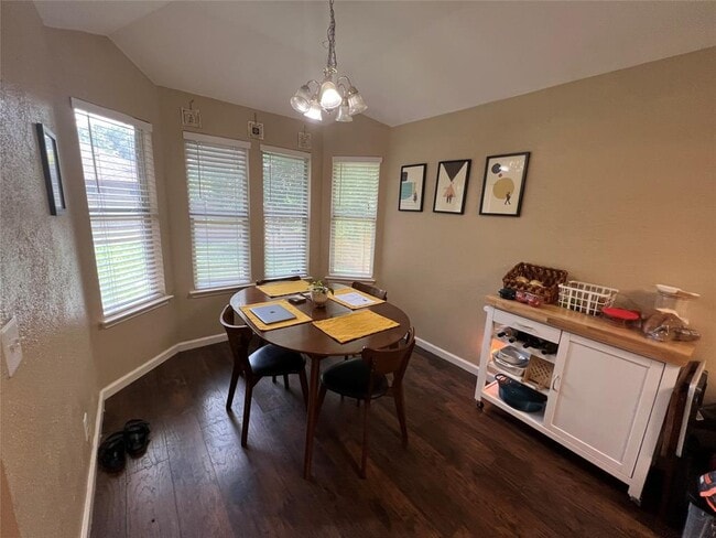 Foto del edificio - 14515 Fitzgibbon Dr