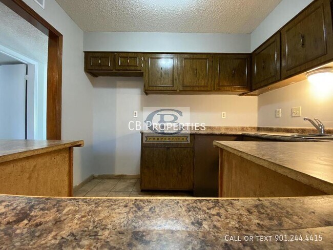 Building Photo - 3762 Ironwood Dr