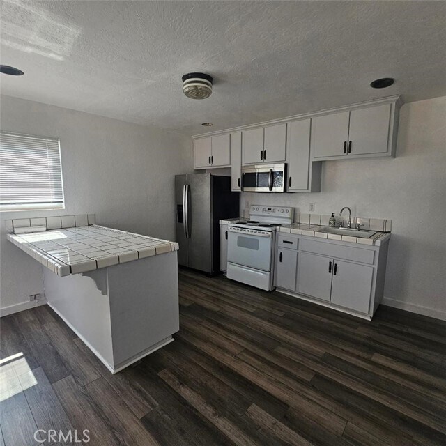 Foto del edificio - 16925 Wood Rd