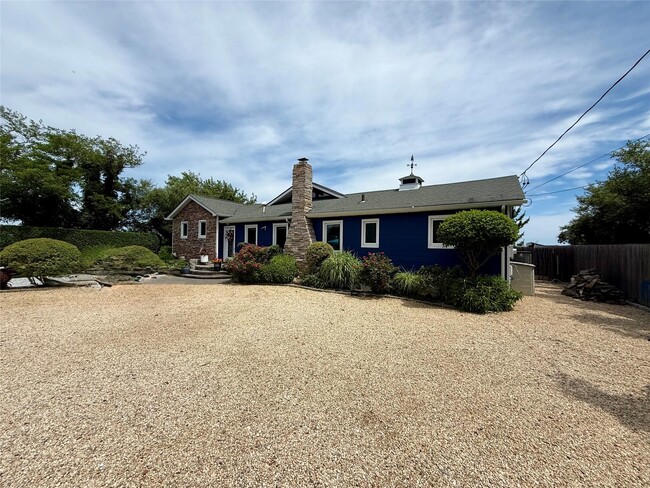 Building Photo - 296 Asharoken Ave