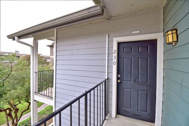 Building Photo - Centrally Located 1 Bed, 1 Bath in Austin