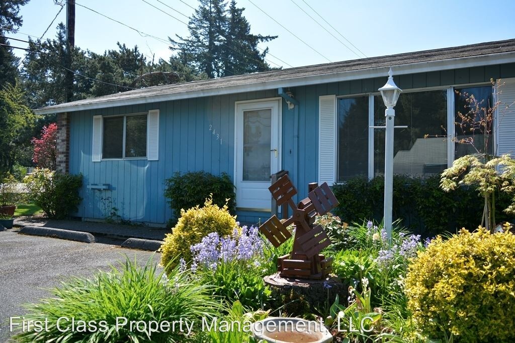 Foto principal - 2431 NE 162nd Ave