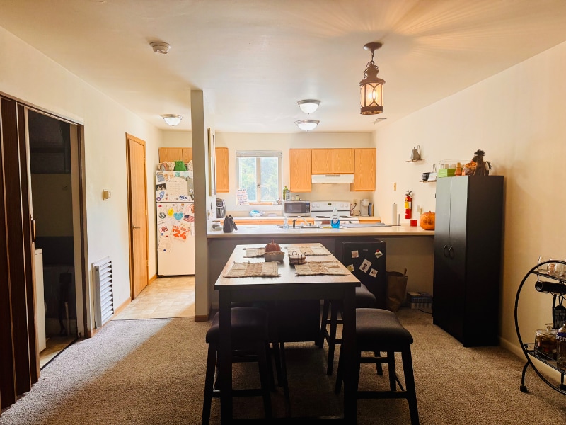 Foto principal - 302 S Busey Ave