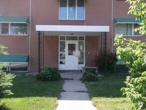 Building Photo - 297 Indian Rd S