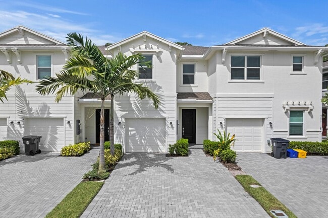 La Pinata Condominiums Pet Friendly Apartments for Rent