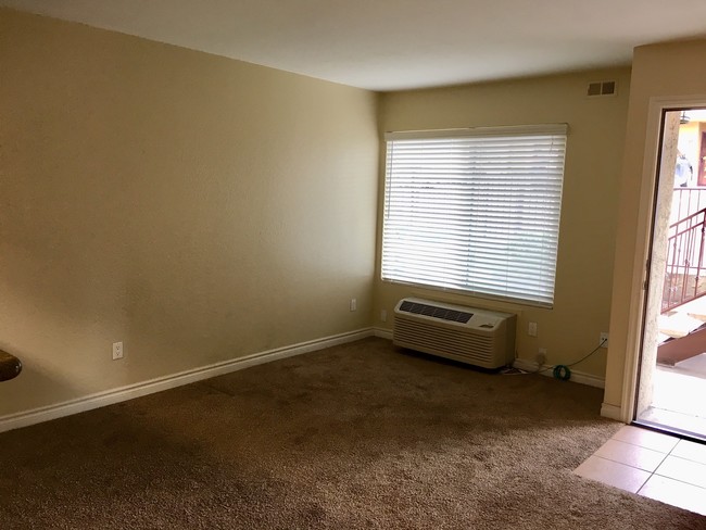 Interior - 1681 Bayview Heights Dr