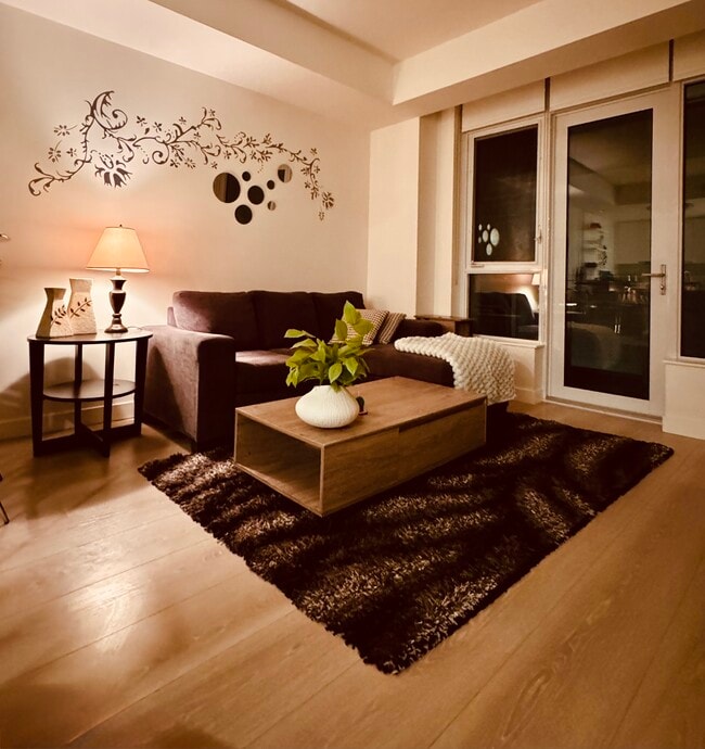 Building Photo - 118 Waterfront Crt SW