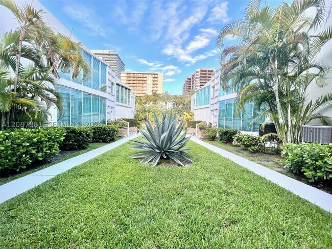 Foto del edificio - 10178 Collins Ave