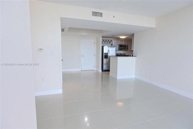 Foto del edificio - 1861 NW S River Dr