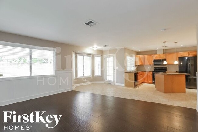 Building Photo - 7366 W Jenan Dr