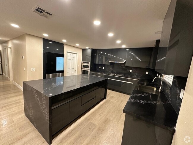 Building Photo - 32654 Via Perales