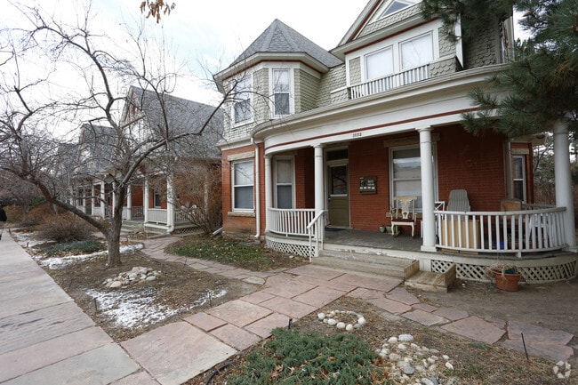Building Photo - 1602 Walnut Street Apartments