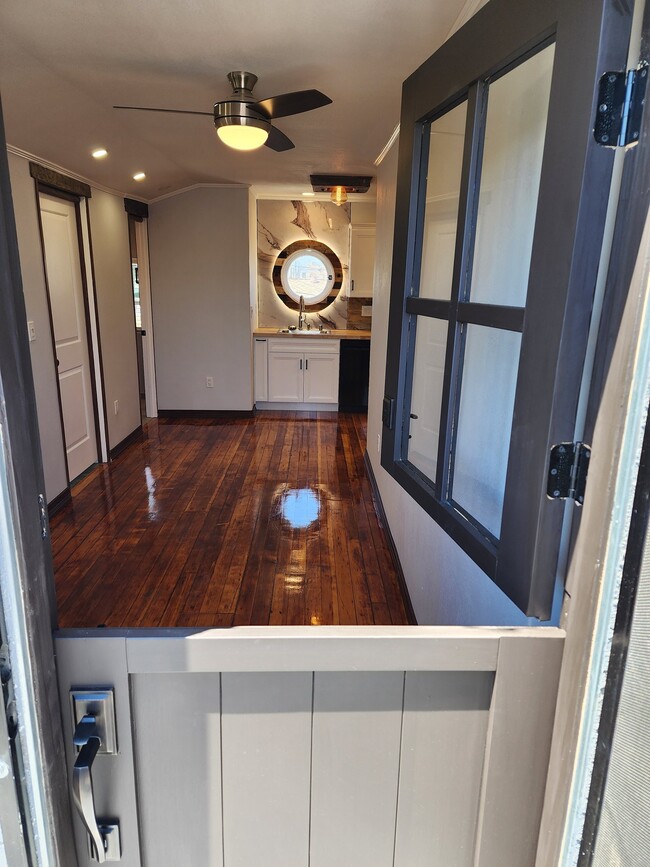 Building Photo - 3684 43rd St