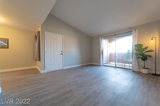 Building Photo - 8101 W Flamingo Rd