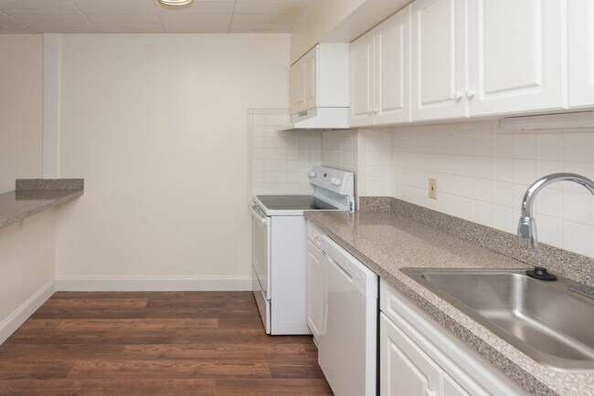 Foto del interior - Whitney Towers in the heart of the Hamden's Centerville Neighborhood