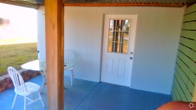 Building Photo - 10 Flagler Dr