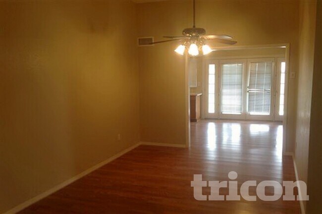 Building Photo - 2063 W Morningside Dr