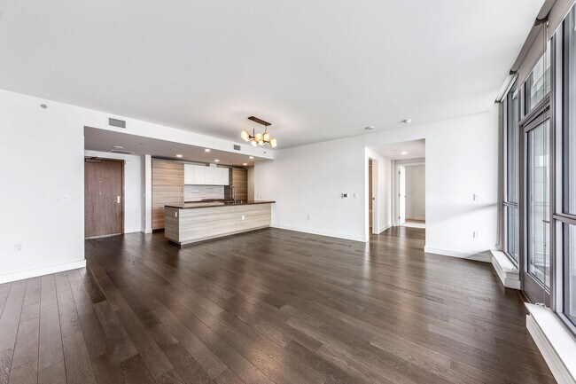Foto del edificio - 718 Long Bridge St