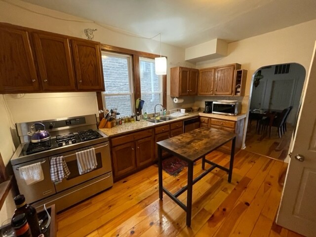 Building Photo - 1640 W 21st Pl