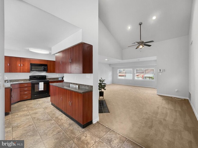 Building Photo - 512 Chanticleer
