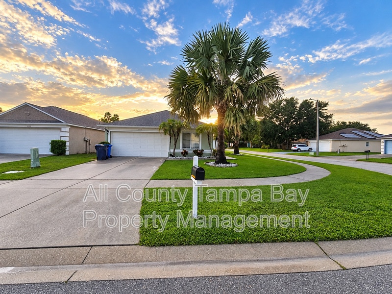 Building Photo - 11747 Lynmoor Dr
