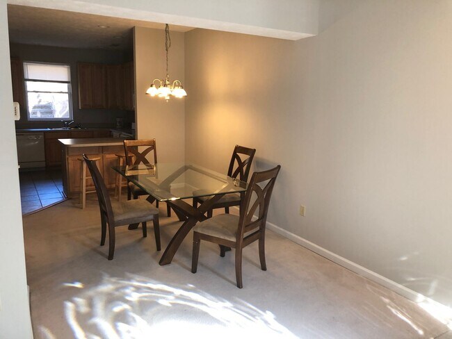 Foto del edificio - Beautiful Town Homes available at 3030 Pep...