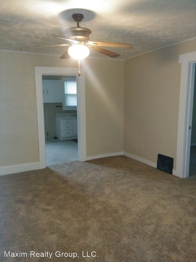 Foto del edificio - 4 br, 1.5 bath House - 2885 BINNEY ST