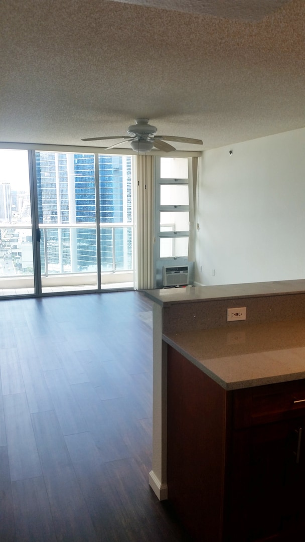 Building Photo - UPGRADED and AFFORDABLE in Kakaako!