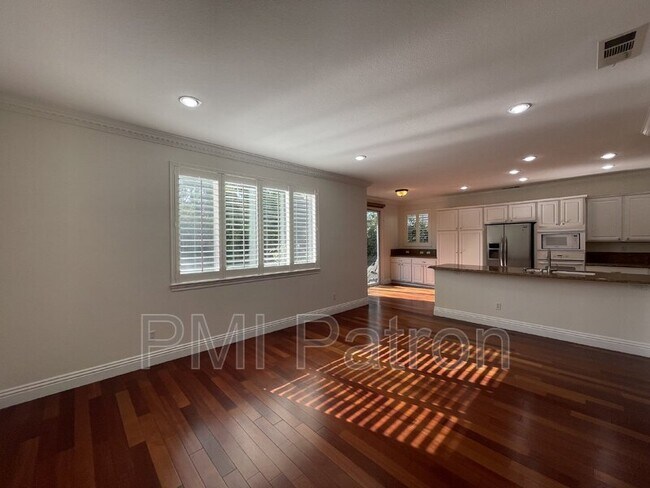 Foto del edificio - 7854 Hampshire Rd