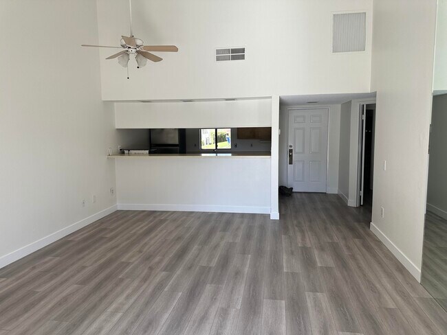 Foto del edificio - 40461 Bay Hill Way