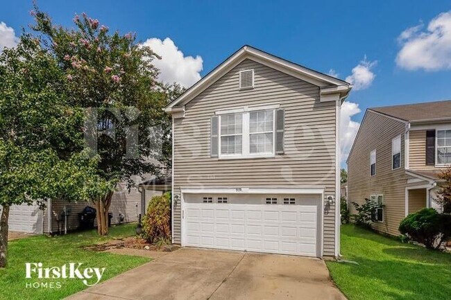 Building Photo - 919 Littleton Dr