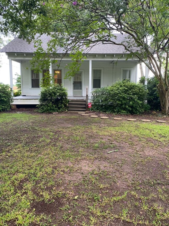 Building Photo - 5036 Hot Wells Rd