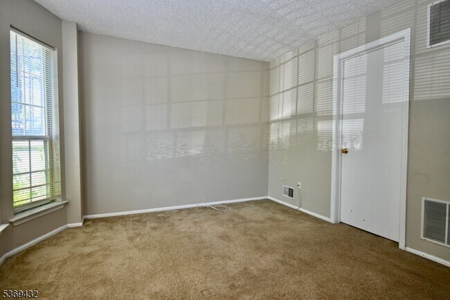 Foto del edificio - 1206 Sycamore Ln