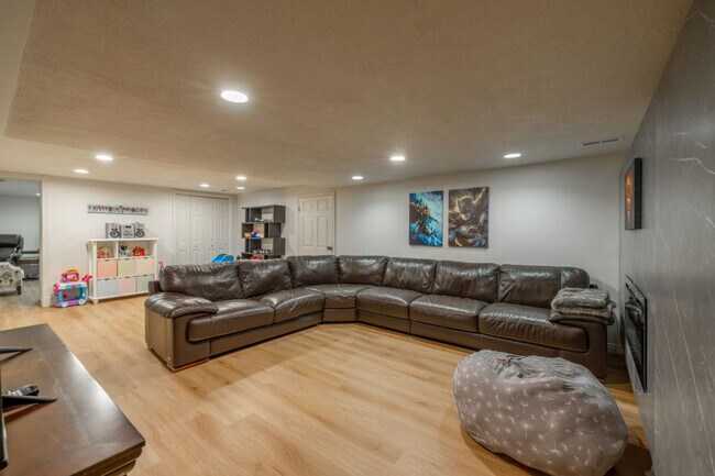 Foto del edificio - 9164 Coppercreek Cir