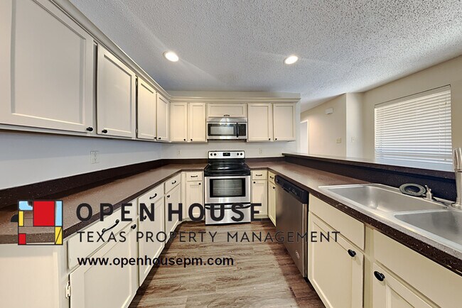 Building Photo - 2212 Heritage Cir Carrollton