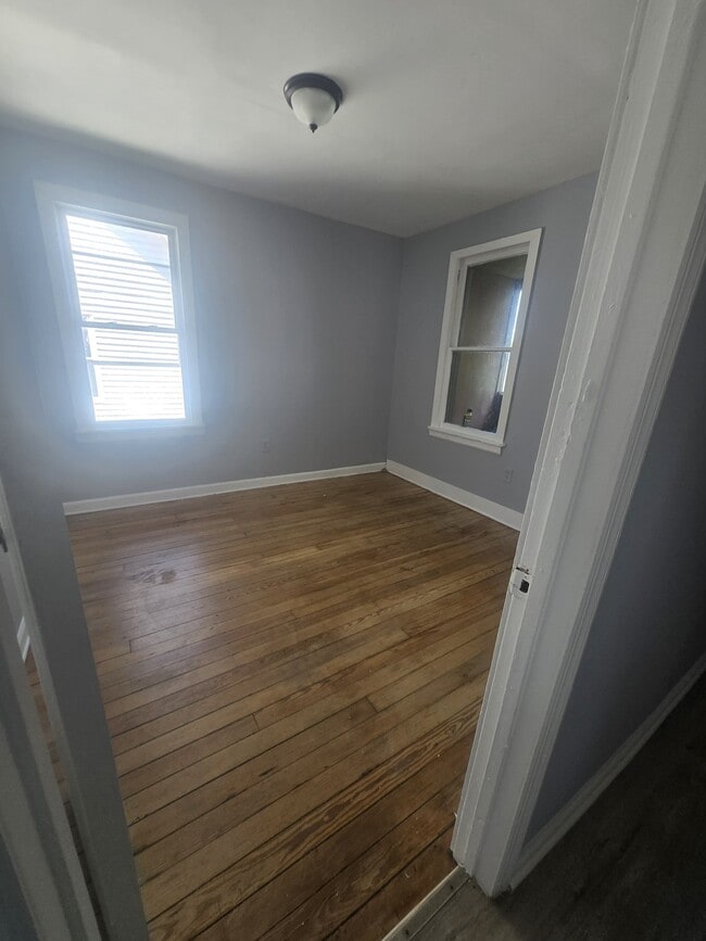 Building Photo - 13 Poplar Pl