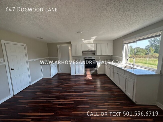 Foto del edificio - 647 Dogwood Ln