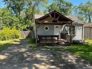 Building Photo - 7230 Sandy Beach Dr
