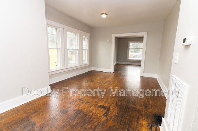 Foto del edificio - 2802 Fairview Dr