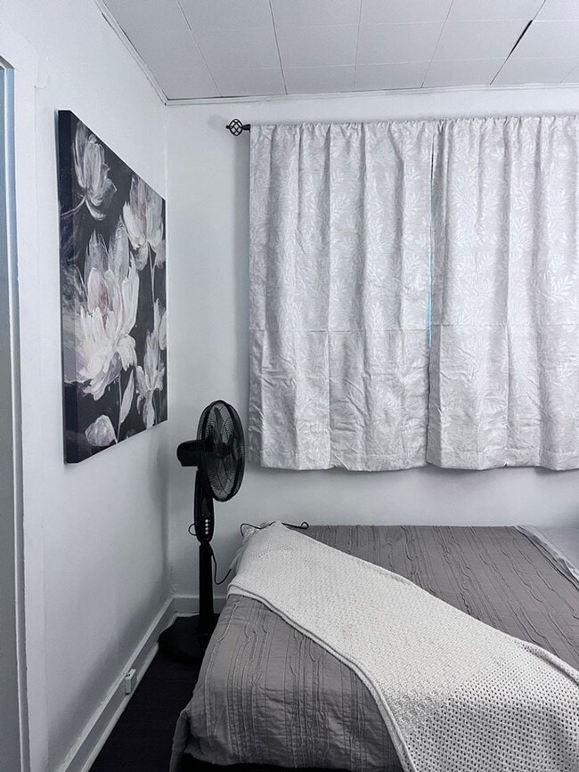 Building Photo - Drake Triplex