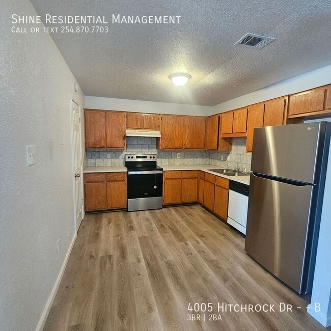 Building Photo - 4005 Hitchrock Dr