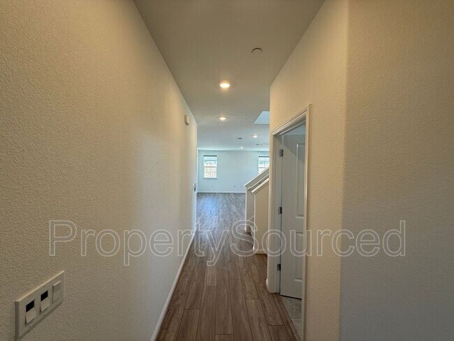 Building Photo - 1567 Halo Ave