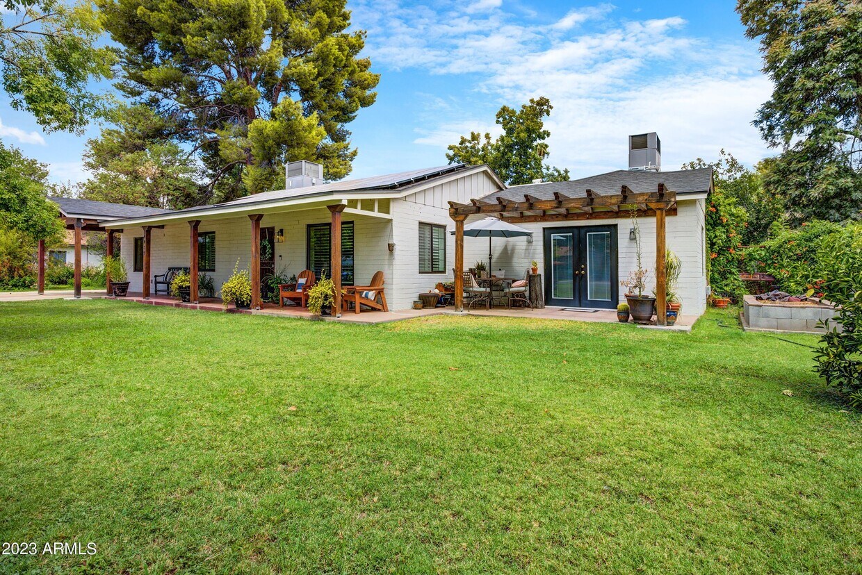 Primary Photo - 4036 E Vernon Ave