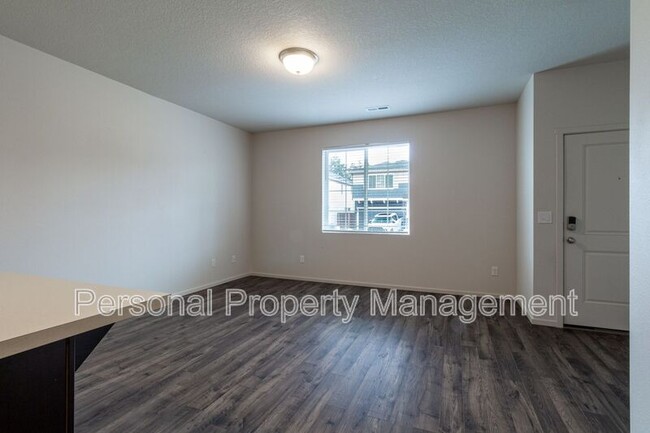 Building Photo - 744 NE 138th Pl