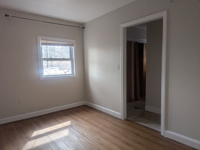 Building Photo - 581 Proctor Ave