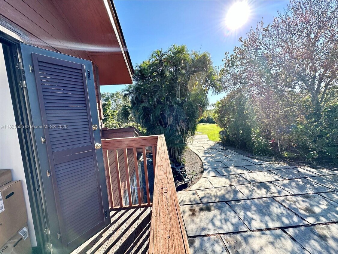 Foto principal - 15451 SW 208th Ave