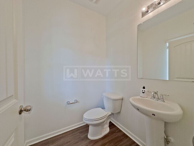 Building Photo - 5081 Bella Ct