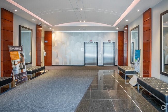 Lobby Photo - Metropolitan Towers